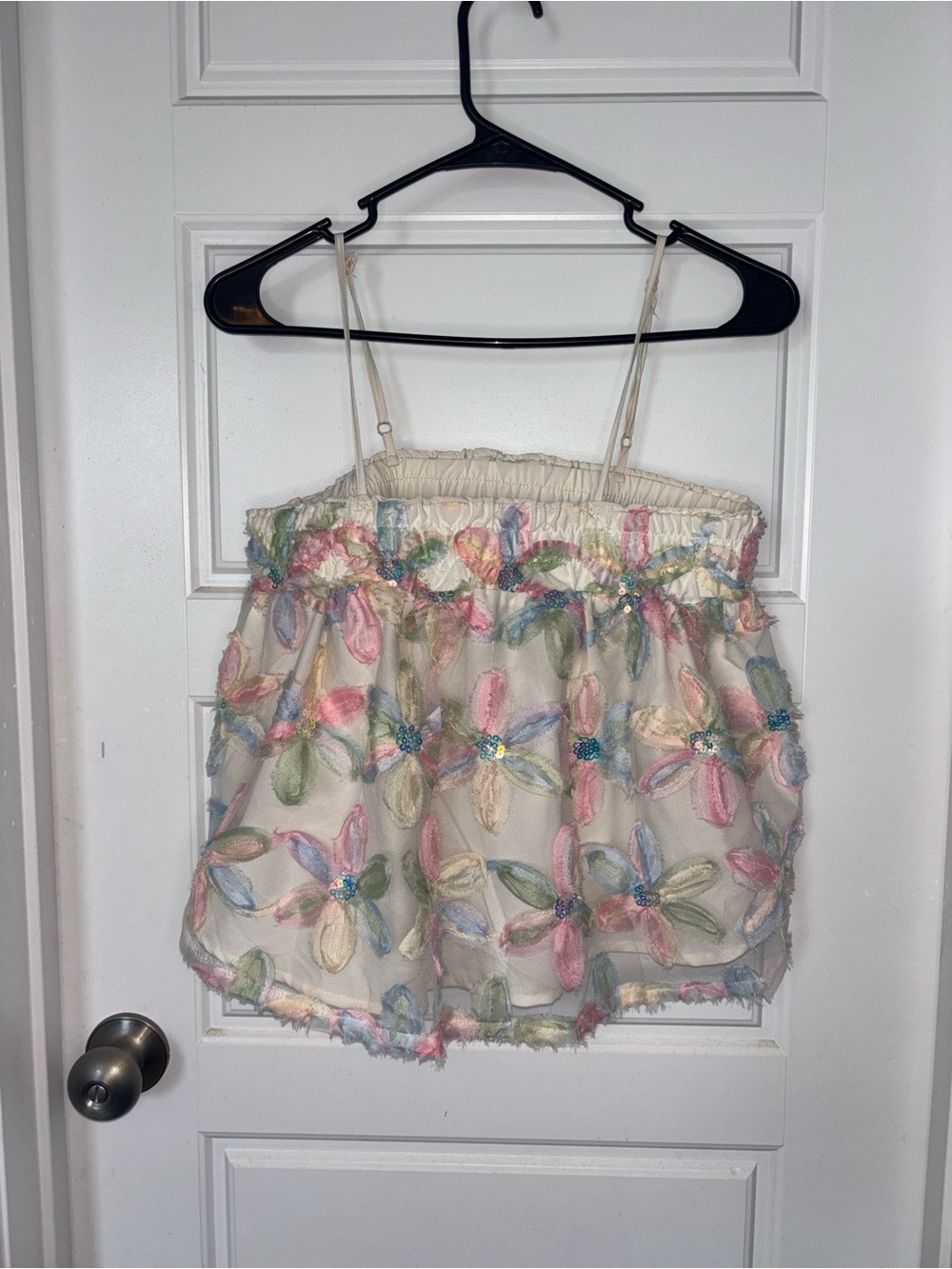 Women’s  XS SHEIN‎ Cream Floral Embroidered Spaghetti Strap Top